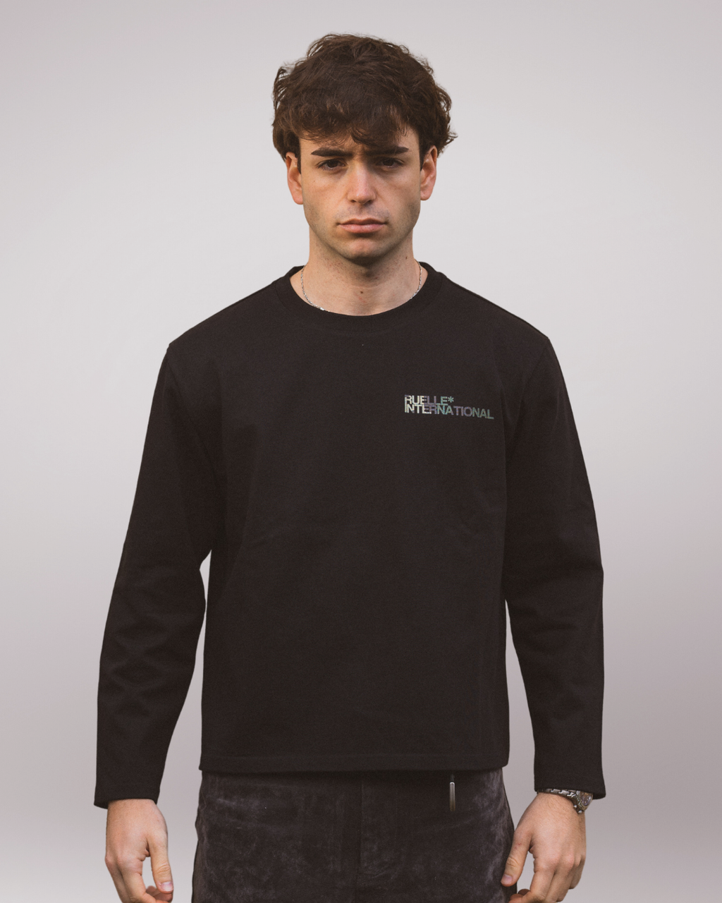 "RUELLE* INTERNATIONAL" LONGSLEEVE