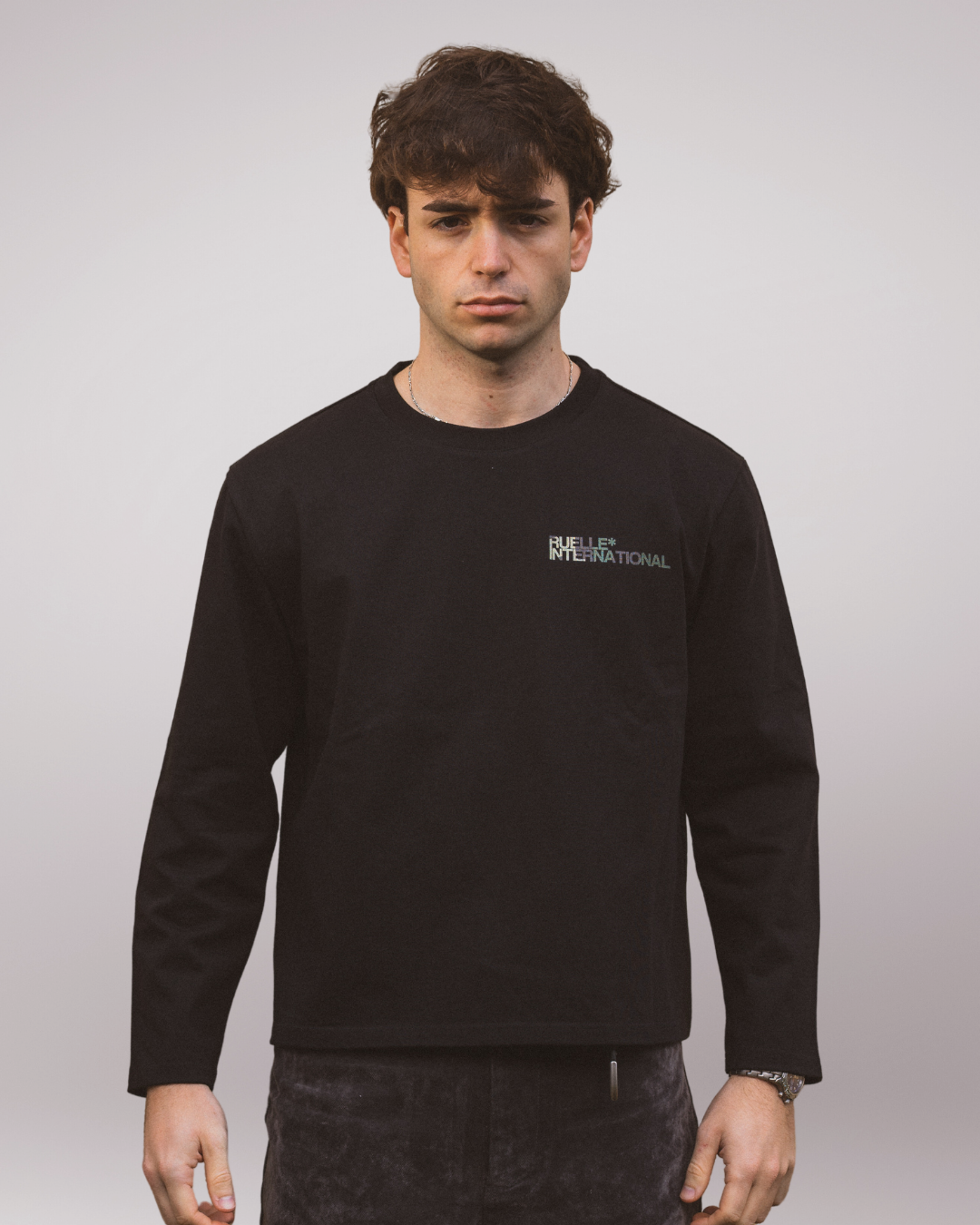 "RUELLE* INTERNATIONAL" LONGSLEEVE