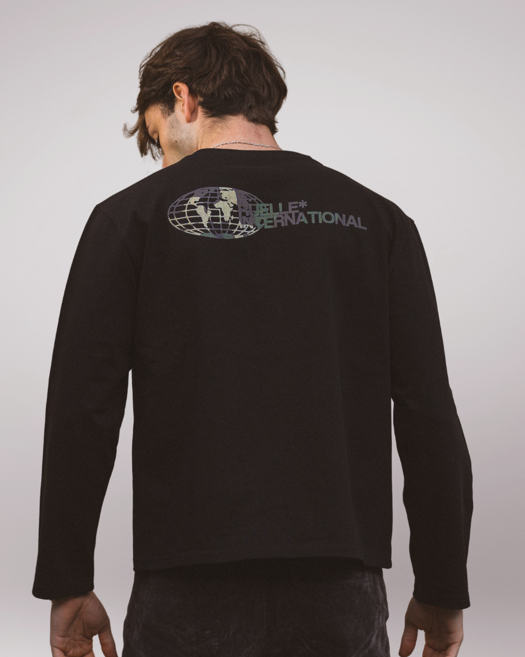 "RUELLE* INTERNATIONAL" LONGSLEEVE